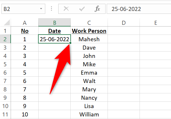 Arraste a célula da data para baixo.